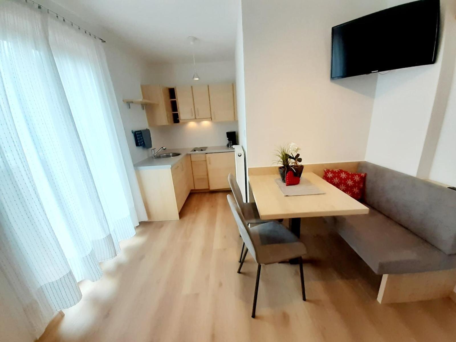 Froehlichhof Wohnung Apfelbluete Lagundo Bagian luar foto