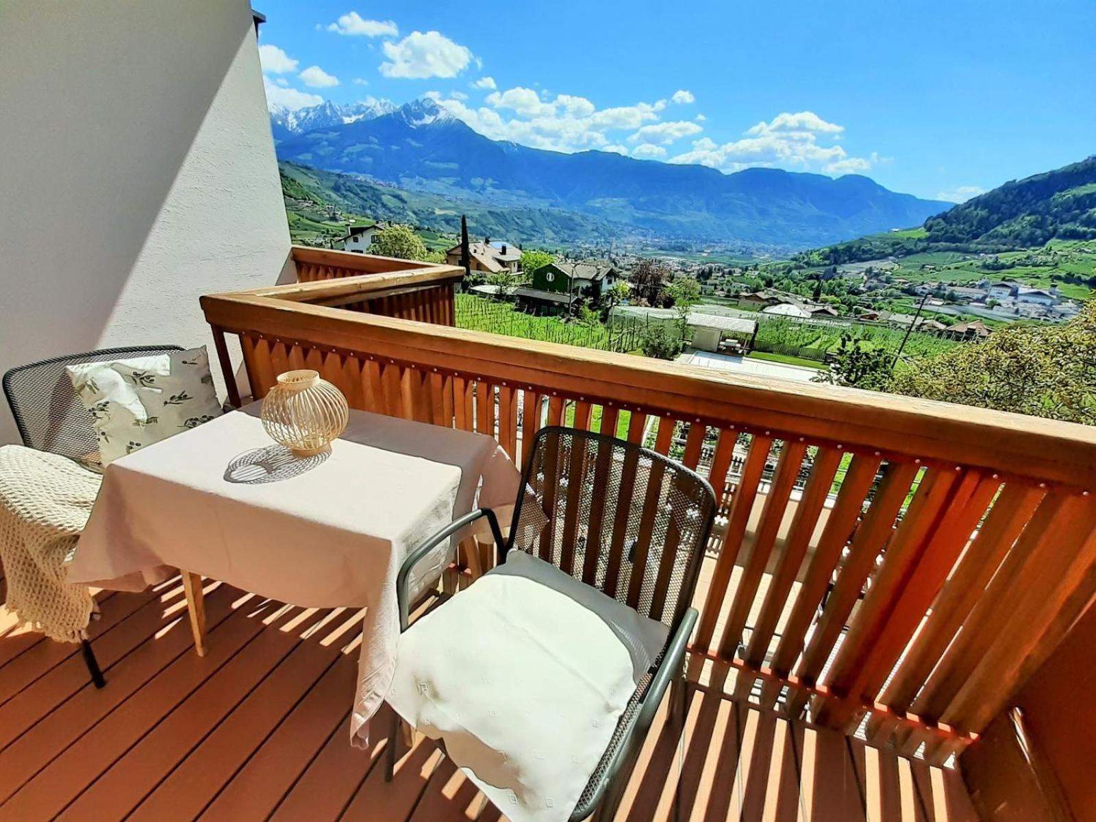 Froehlichhof Wohnung Apfelbluete Lagundo Bagian luar foto